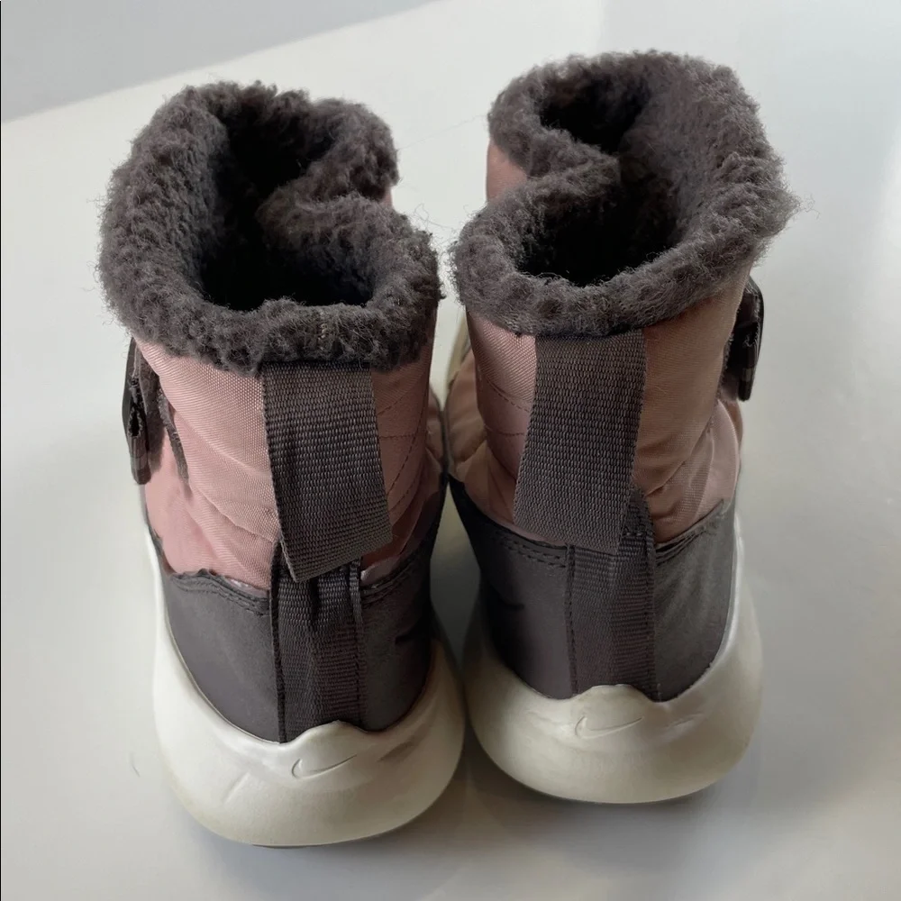 Nike Youth Winter Boots Pink Gray Faux Fur Lined Shoes Size 3Y